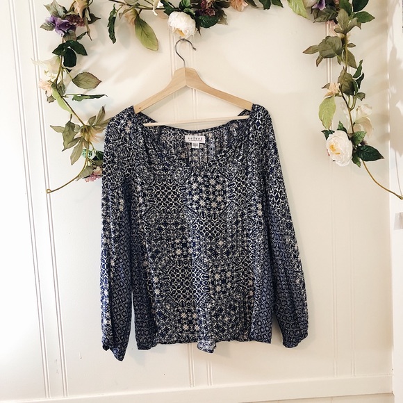 Velvet by Graham & Spencer Tops - Velvet by Graham & Spencer sz M ✨